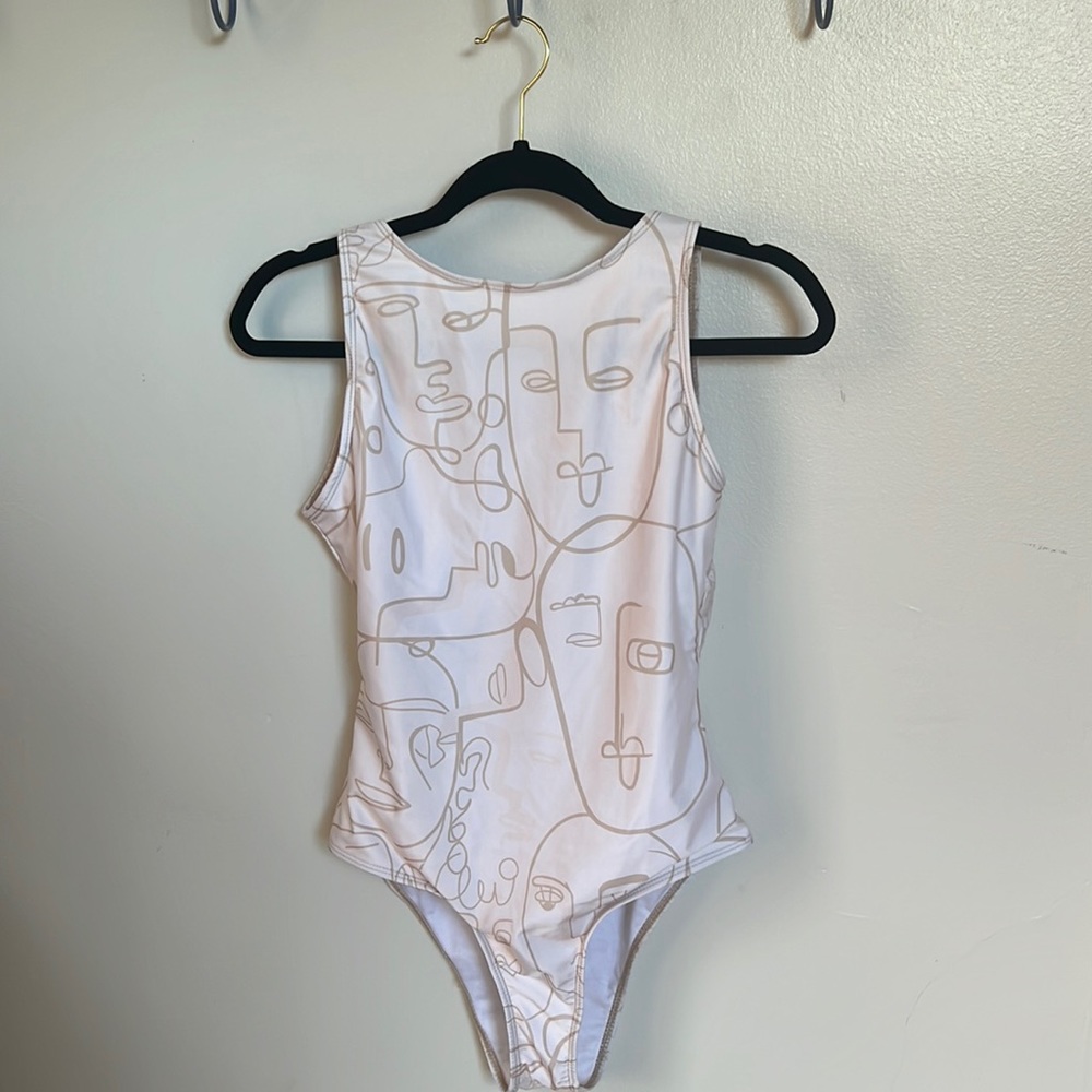 FORUU One Piece Swimsuit | Size Medium